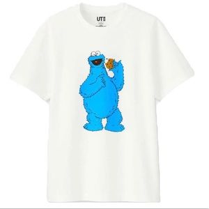 Uniglo x kaws Sesame Street